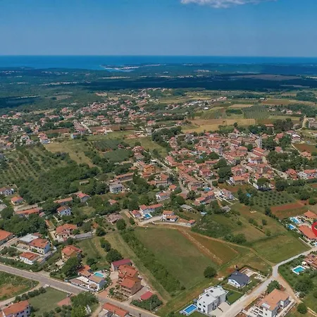 50 With Outdoor Swimmingpool Vikendica *