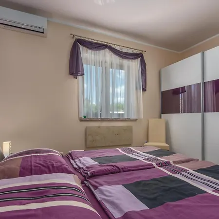 Holiday home In With Kitchen Kastelir