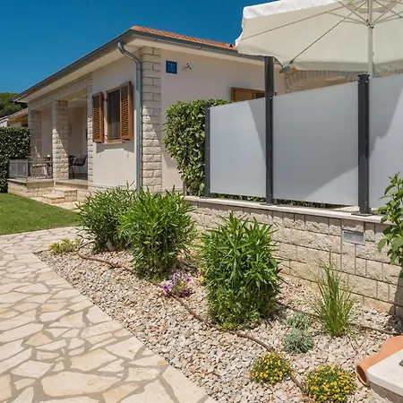 Holiday home In With Kitchen Kastelir