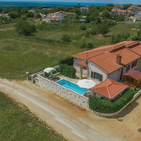Stunning In Kaštelir