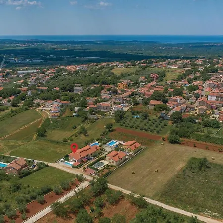 Stunning In * Kaštelir